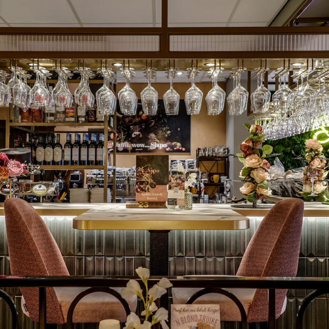 Cocktailbar-restaurant-sjapo